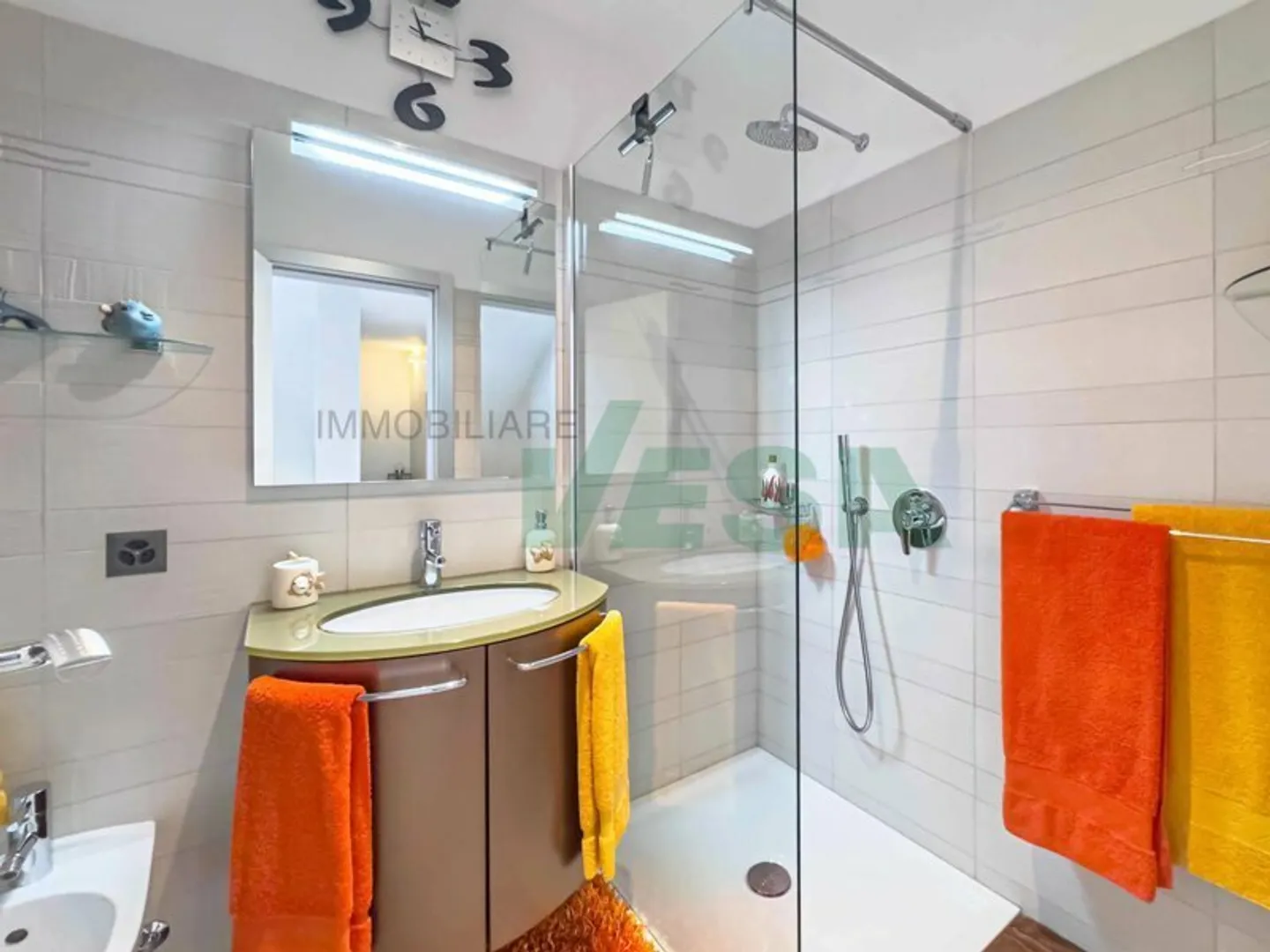 Moderna e luminosa villa mono-bifamiliare con splendida vista aperta - Foto 11 von 13