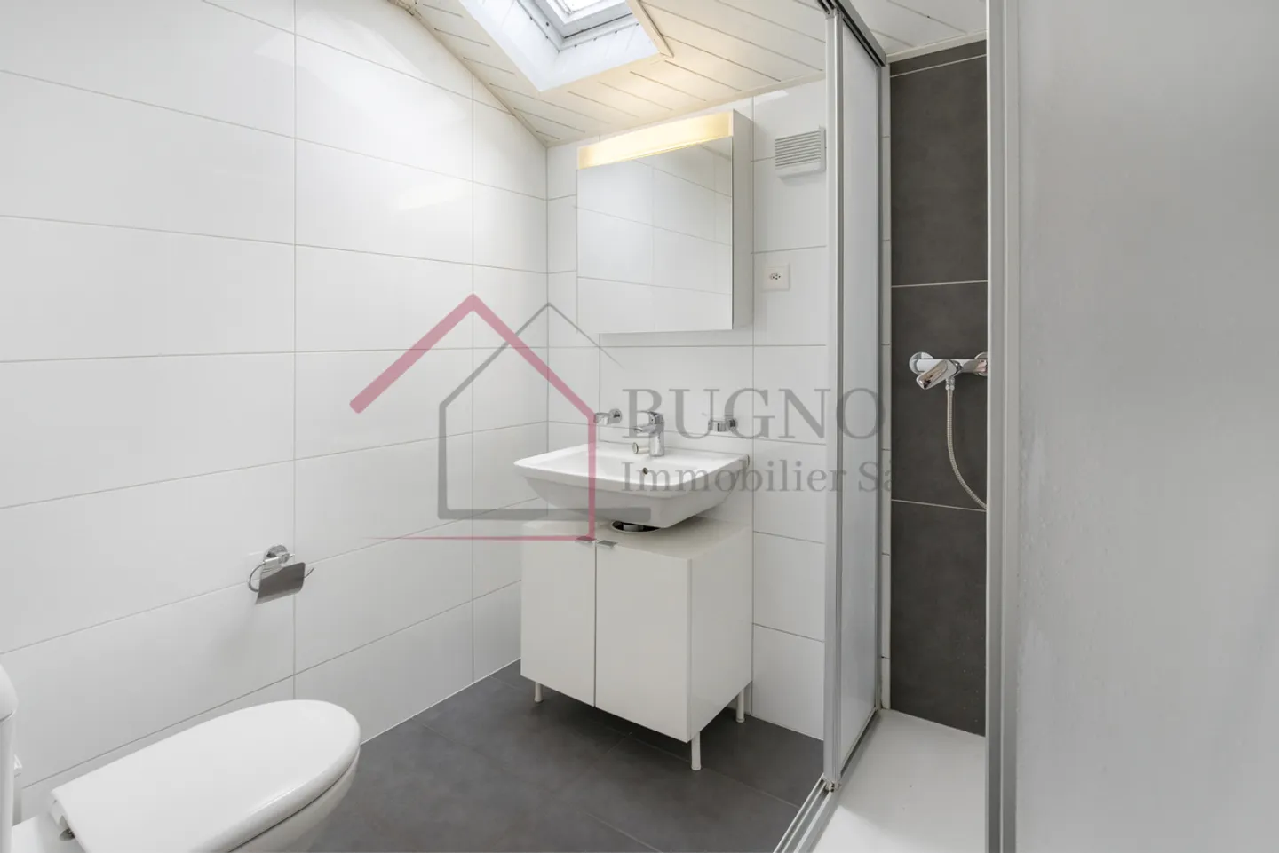 VILLA FAMILIALE AVEC JARDIN ET ENVIRONNEMENT CALME - Photo 7 sur 13