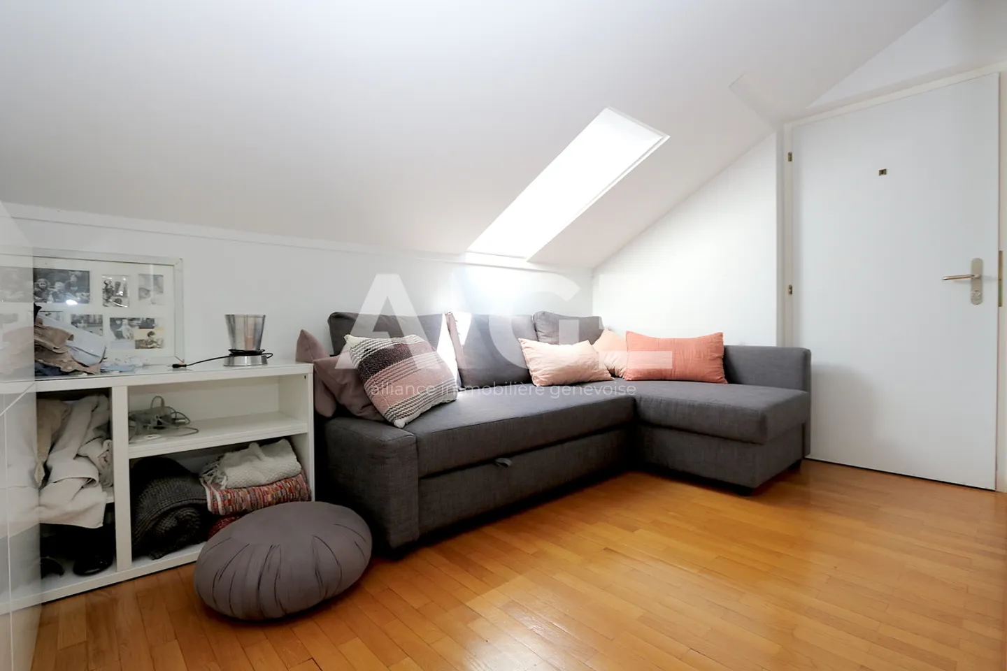 Beautiful duplex apartment in Confignon - Photo 10 of 13