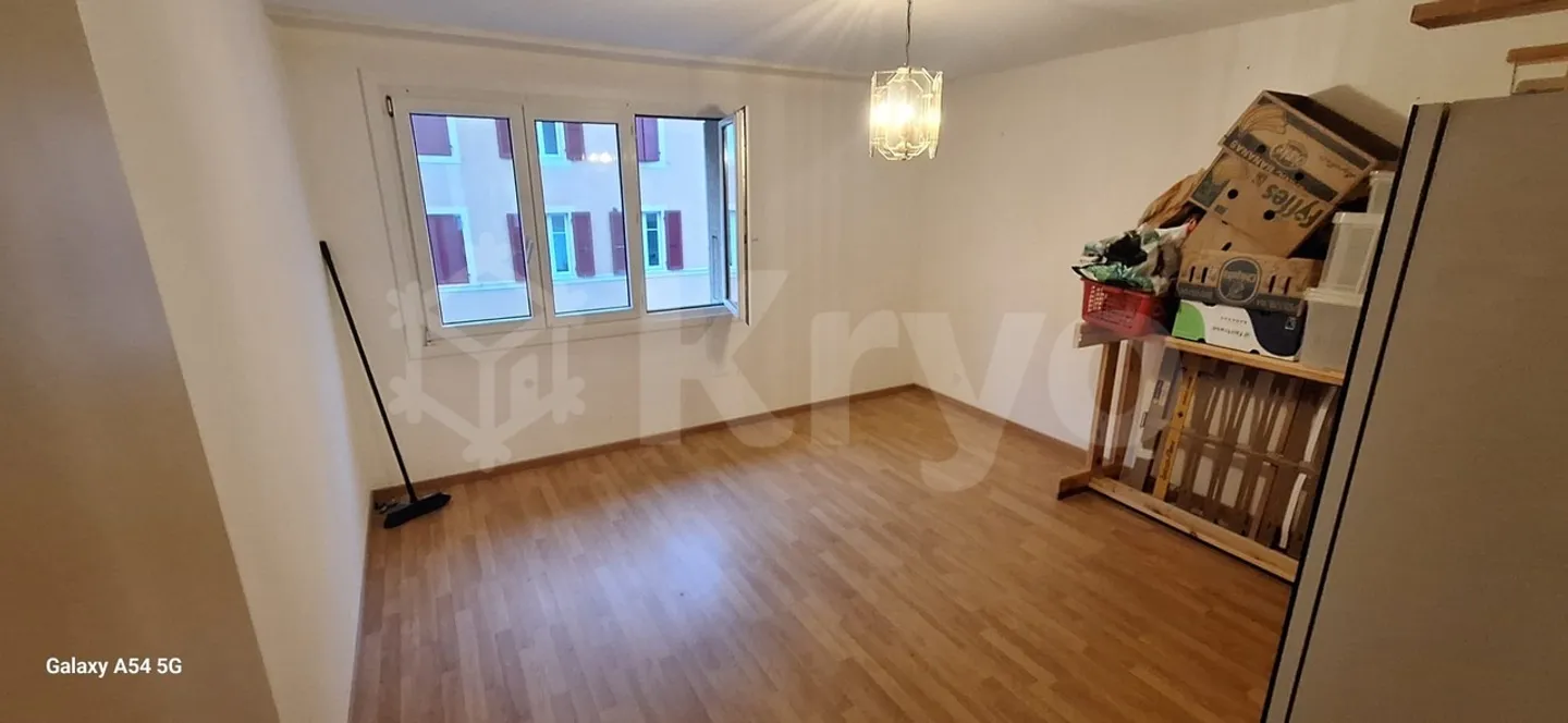 3-ZIMMER-WOHNUNG MIT AUFZUG UND BALKON - Foto 4 von 5