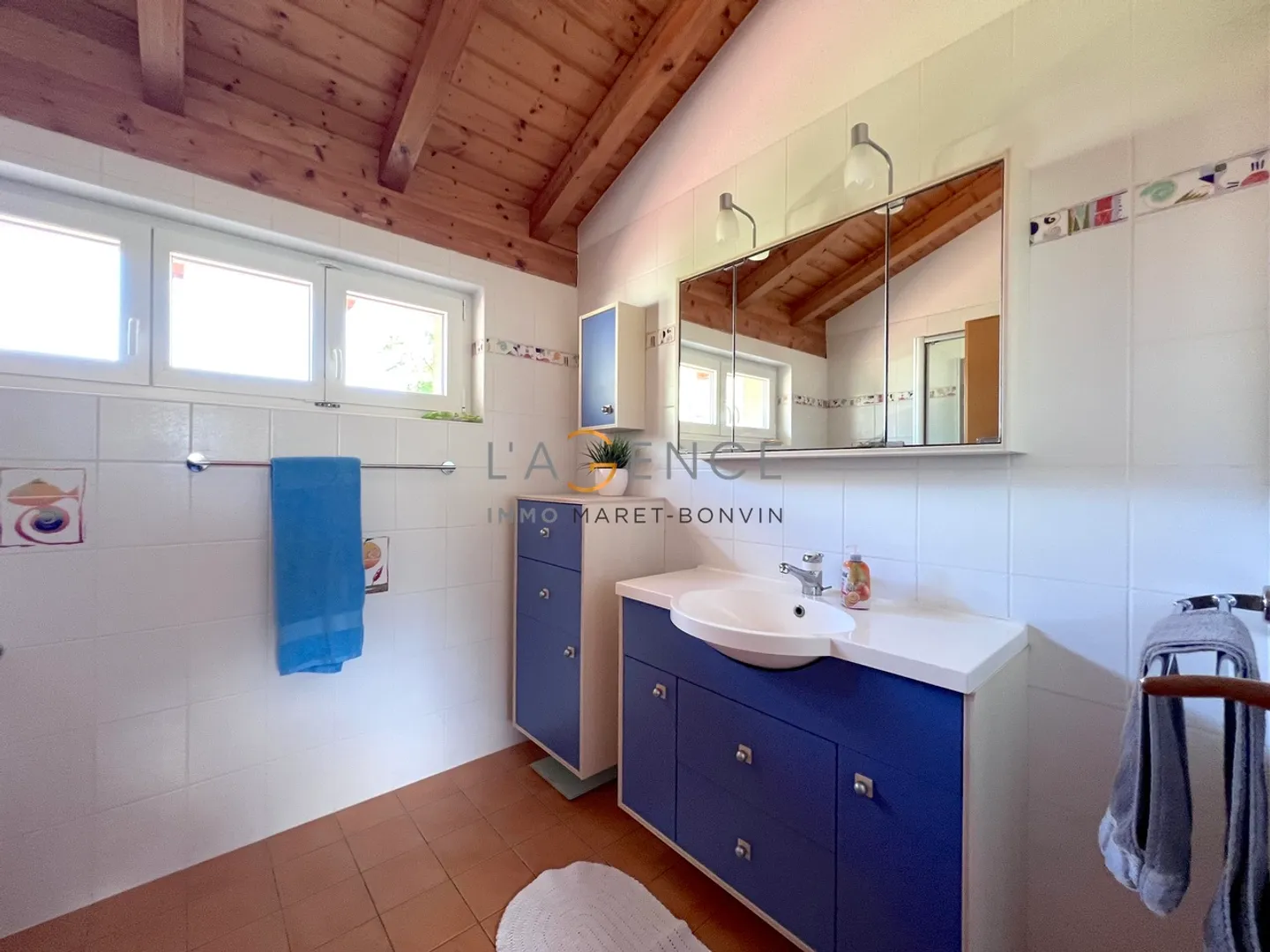 LARGE INDIVIDUAL VILLA OF 6.5 ROOMS - FULLY - Photo 7 of 13