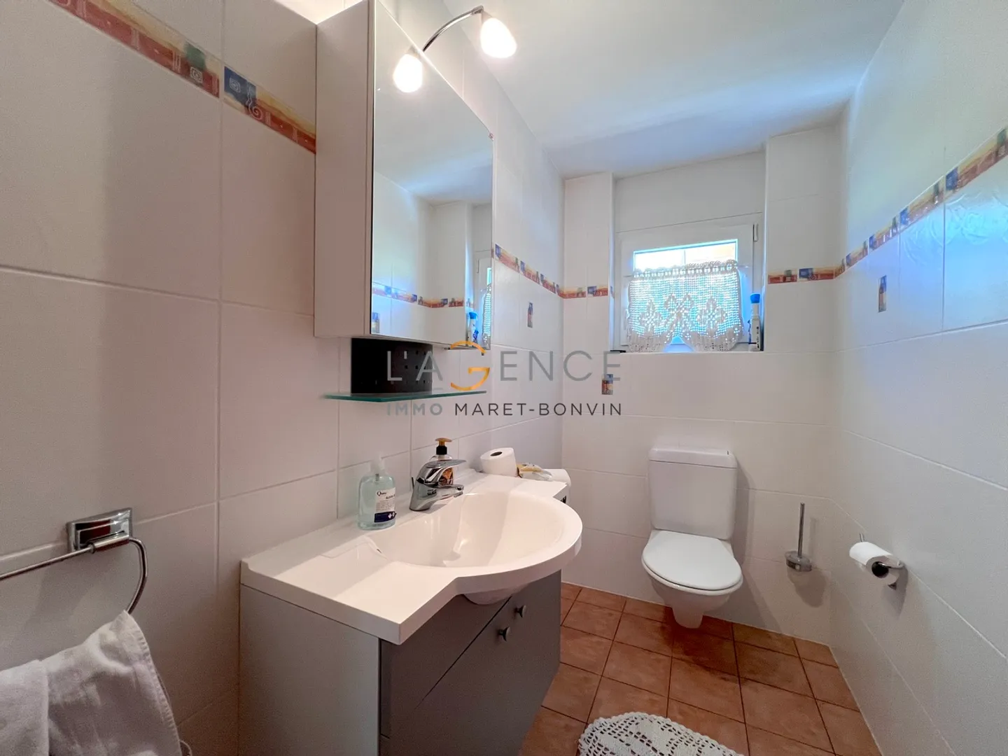 LARGE INDIVIDUAL VILLA OF 6.5 ROOMS - FULLY - Photo 8 of 13