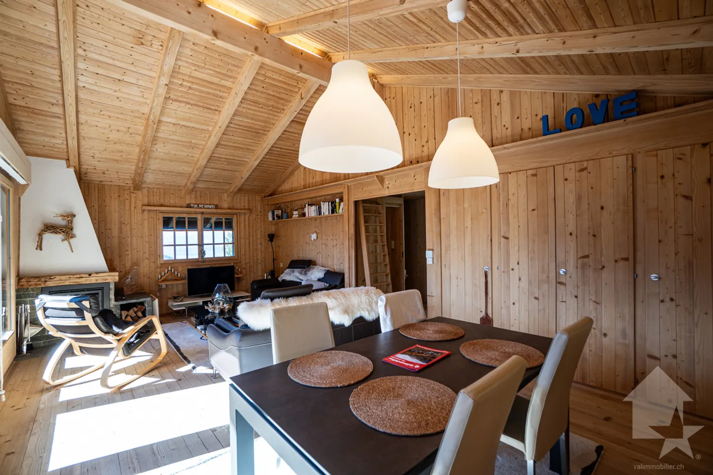 Charming chalet surrounded by nature with stunning views - Photo 5 of 13