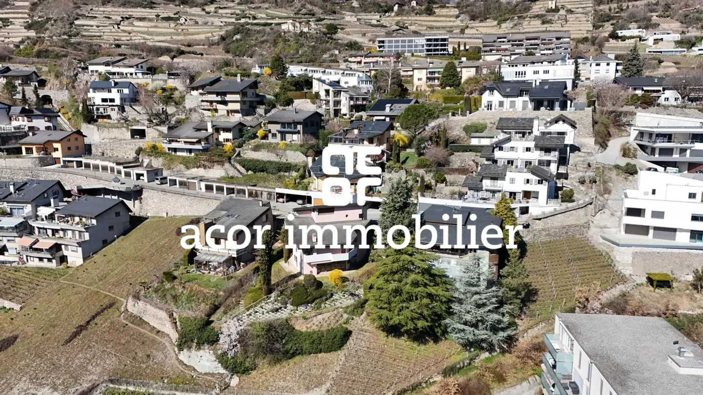 Spacious family villa with independent studio in Gravelone, Sion! - Photo 4 of 4