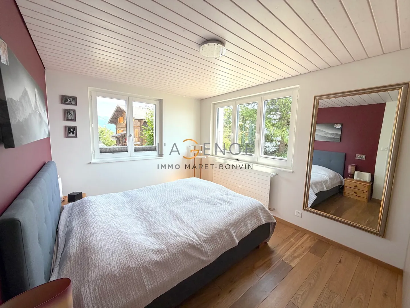 Appartement idéalement situé de 4,5 pièces avec vue panoramique - Photo 4 sur 7