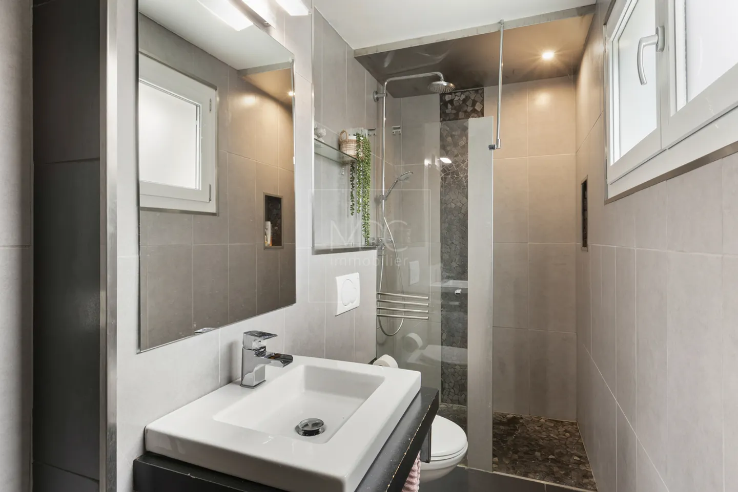 Schöne Doppelhaushälfte in Châtel-St-Denis - Foto 10 von 13