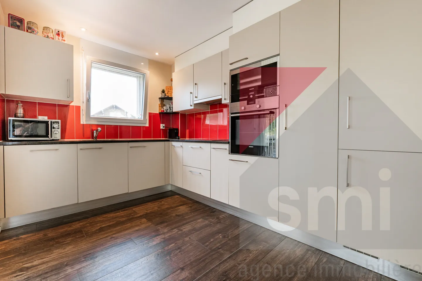Charming 3.5-room apartment with large private garden - Photo 5 of 13