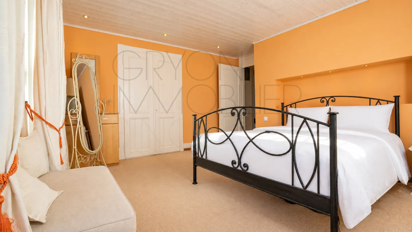 Appartement lumineux dans hôtel historique - Photo 10 sur 13