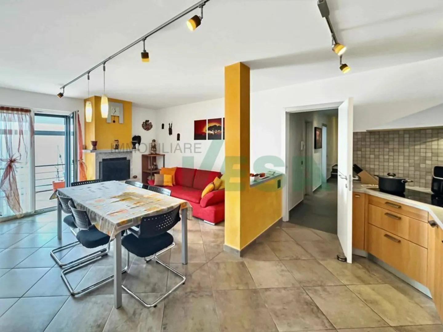 Moderna e luminosa villa mono-bifamiliare con splendida vista aperta - Foto 8 von 13