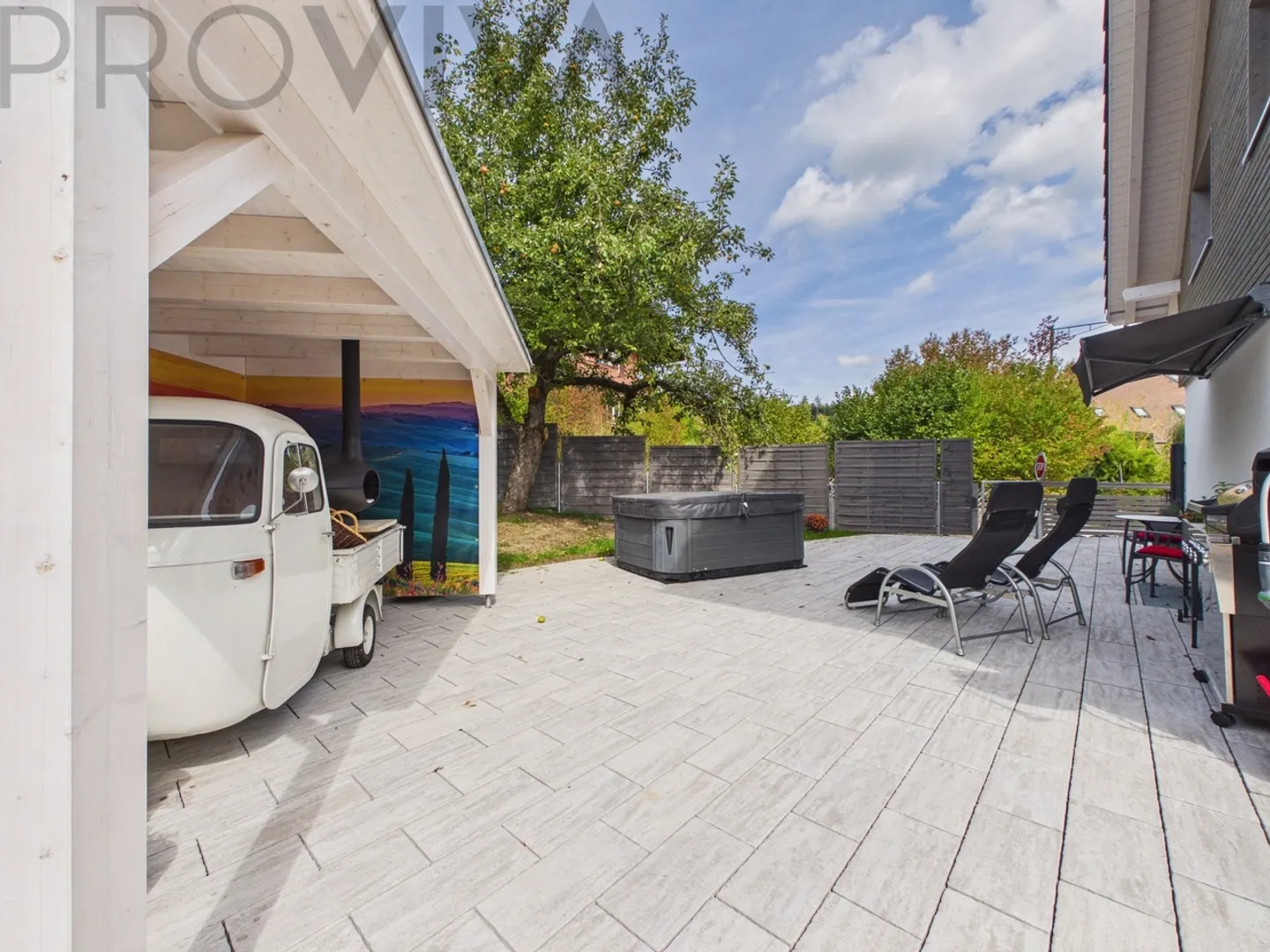 Modernes neues Haus mit grosszügigem Aussenbereich und viel Platz - Photo 6 sur 13