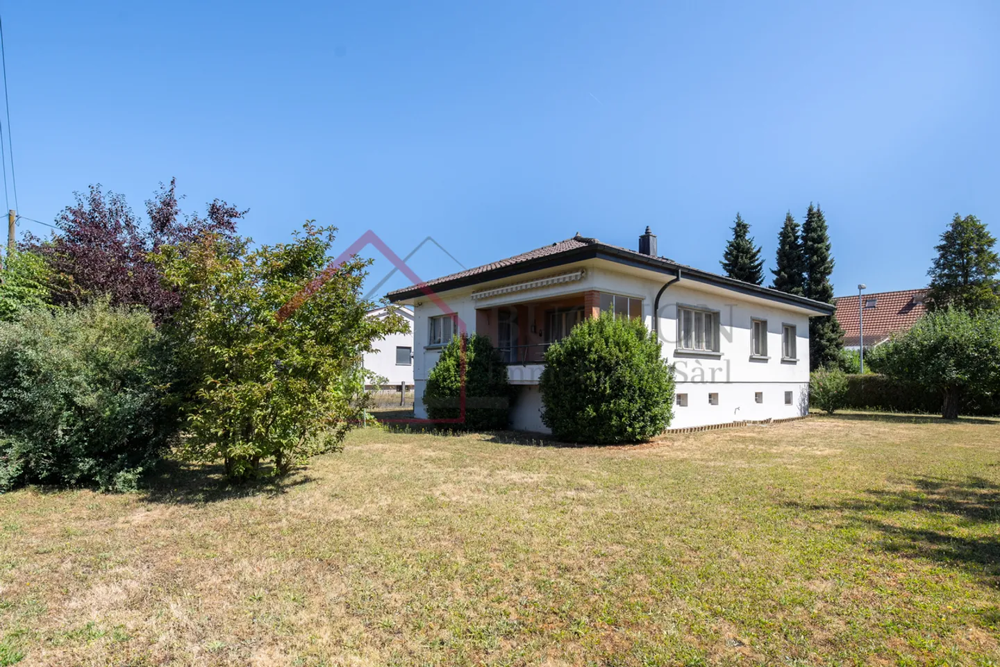 Detached house on a beautiful plot of 692 m² - Photo 2 of 13