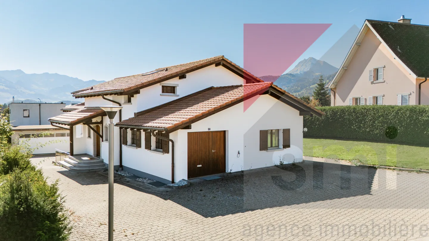 Bequeme Villa mit unabhängigem Studio, Grundstück von 1055m2 - Foto 5 von 13