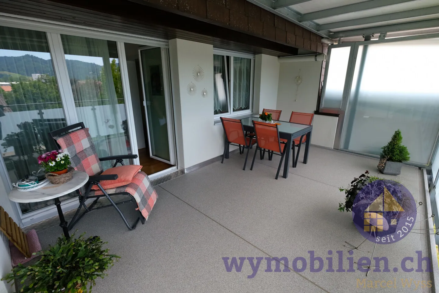 Appartement attrayant de 4,5 pièces avec grand balcon à Rüegsauschachen - Photo 2 sur 8