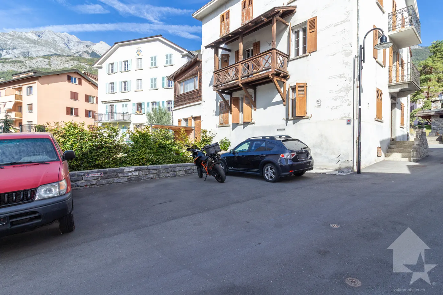 Residenza di carattere con 3 appartamenti in posizione ideale - Foto 4 di 13