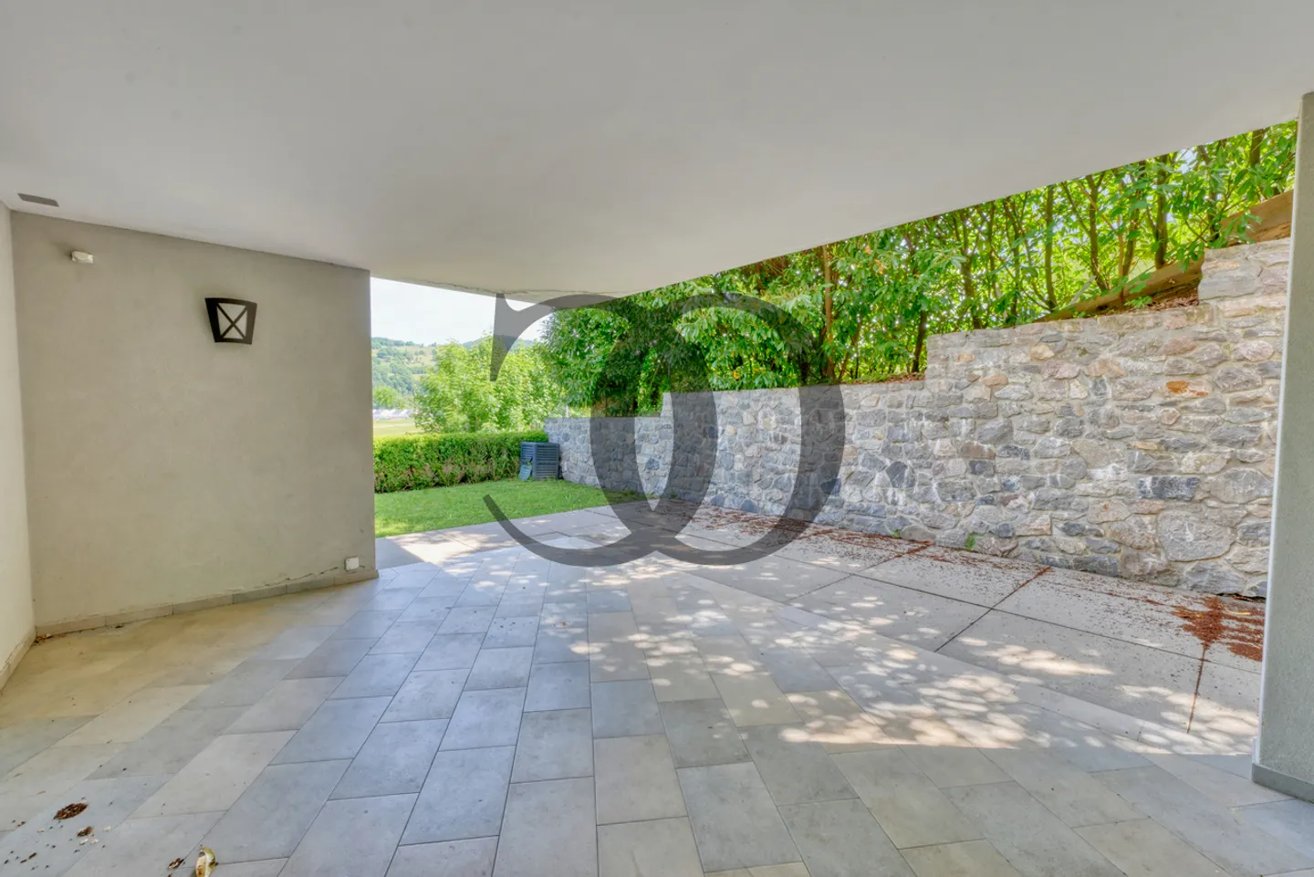 Wunderschöne moderne Villa mit privaten Terrassen und Garten - Foto 13 von 13