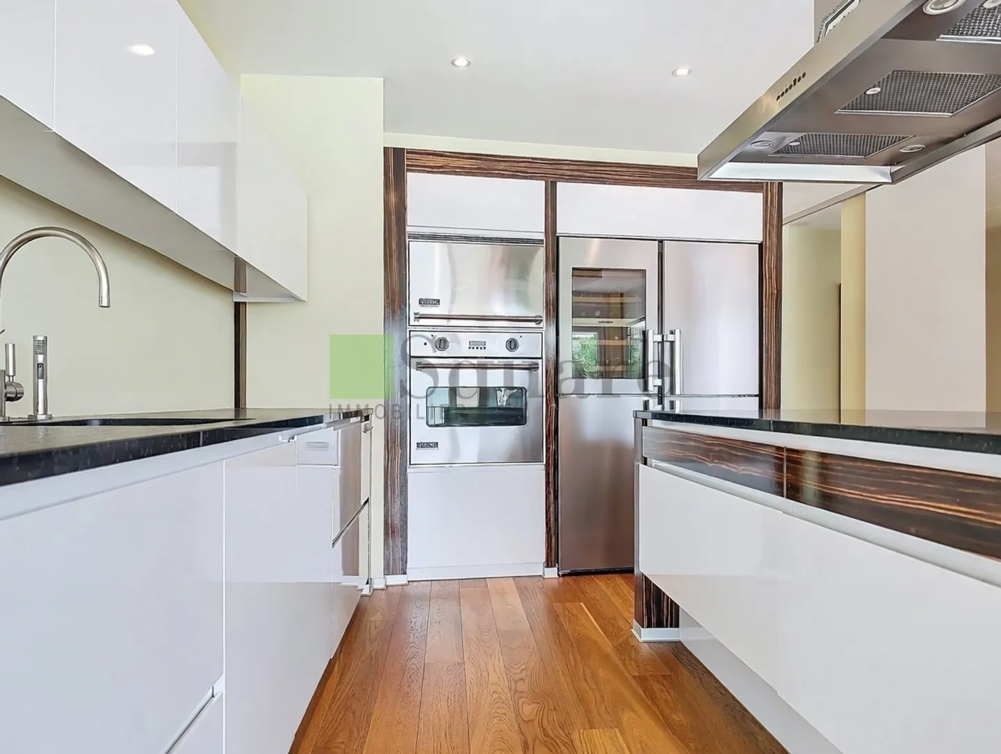 Exceptional penthouse in the city center - absolute calm and rare volumes - Photo 1 of 6