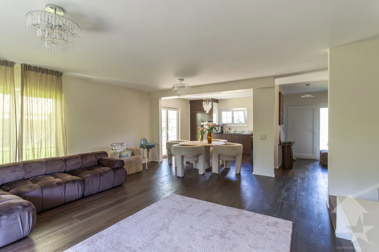Wunderschöne 6,5-Zimmer-Villa mit Studio und großem Garten - Foto 5 von 13