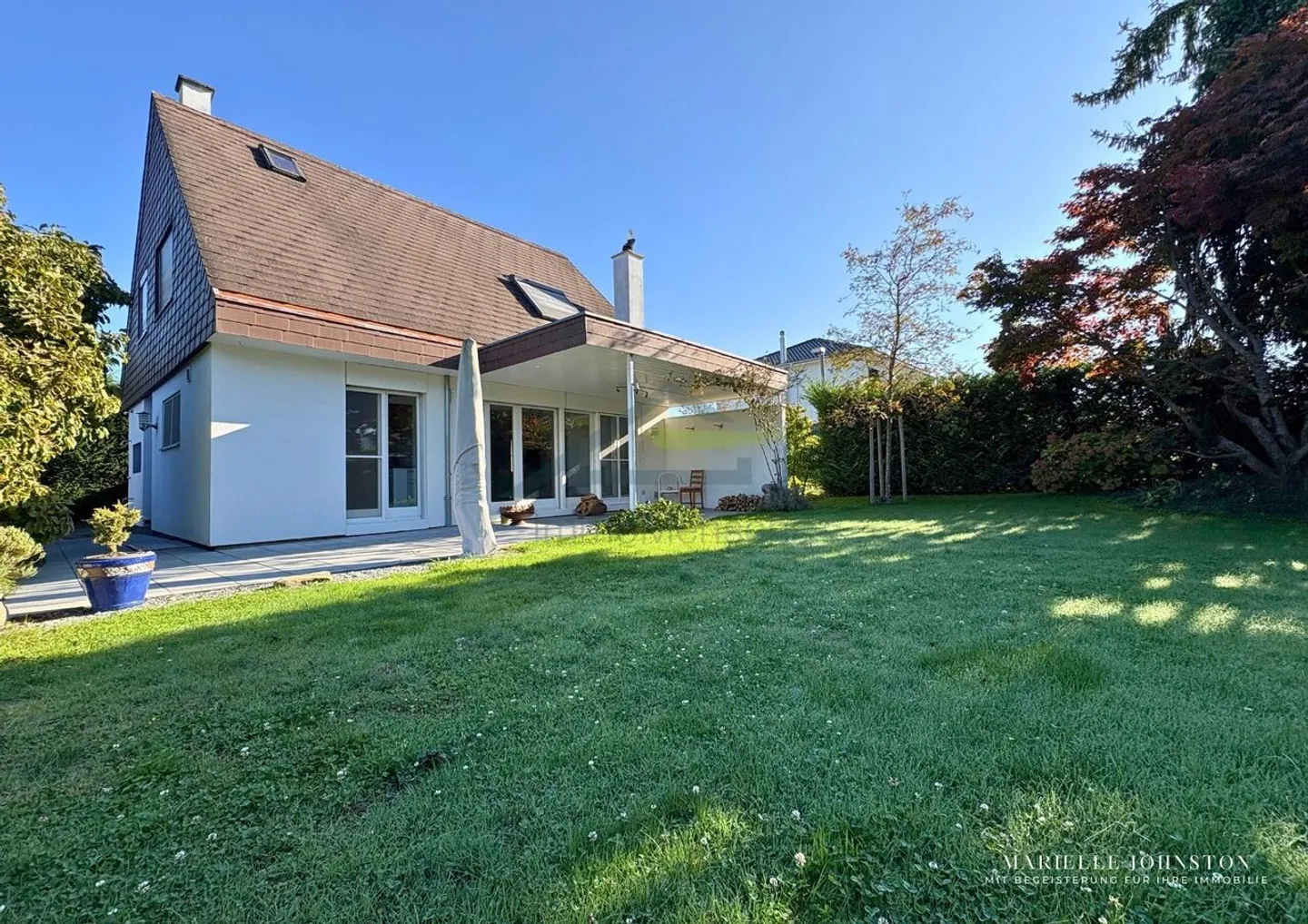 Casa unifamiliare di 4,5 stanze con bellissimo giardino a Biel-Benken - Foto 11 di 13