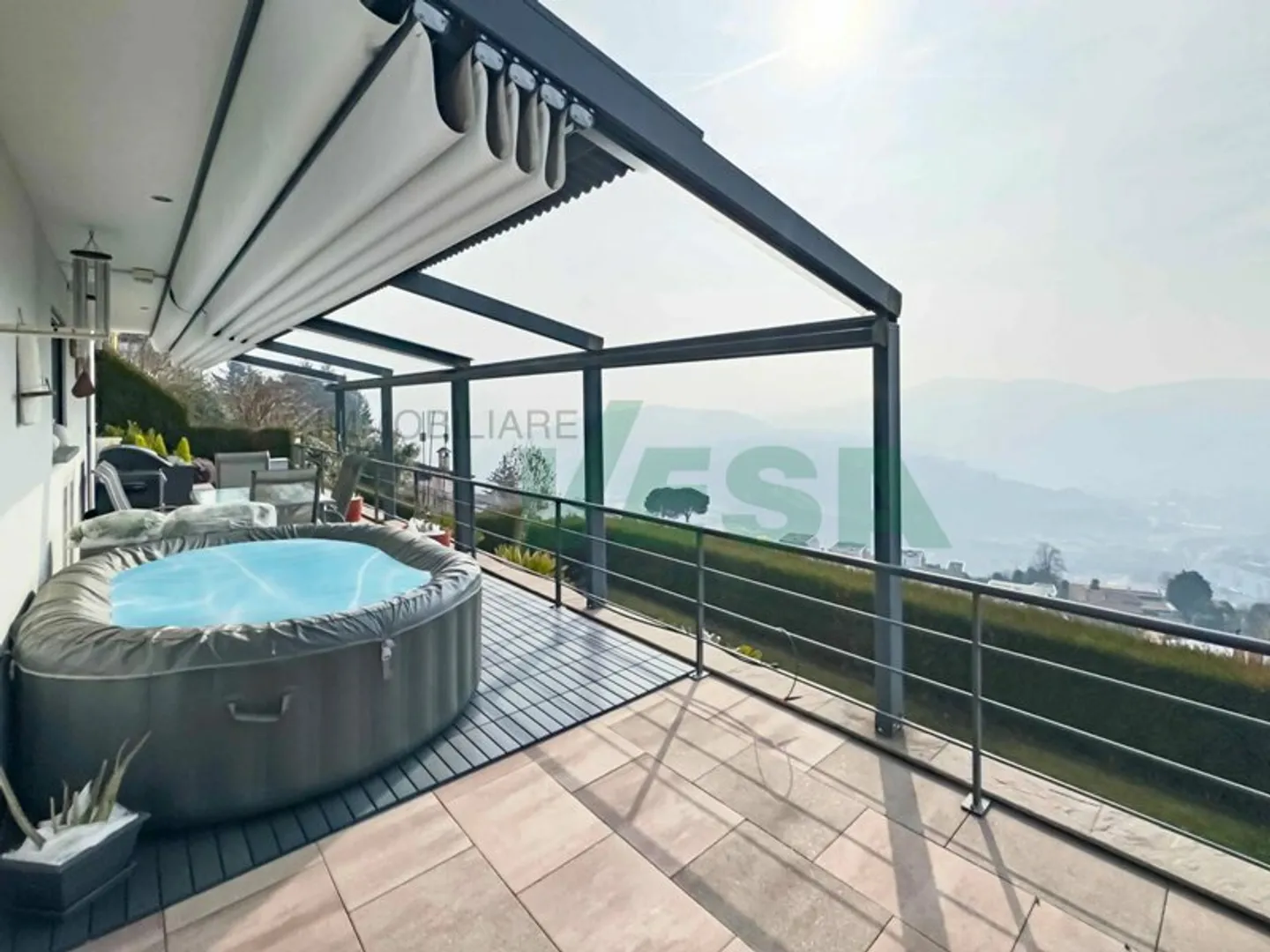 Moderna e luminosa villa mono-bifamiliare con splendida vista aperta - Foto 9 von 13