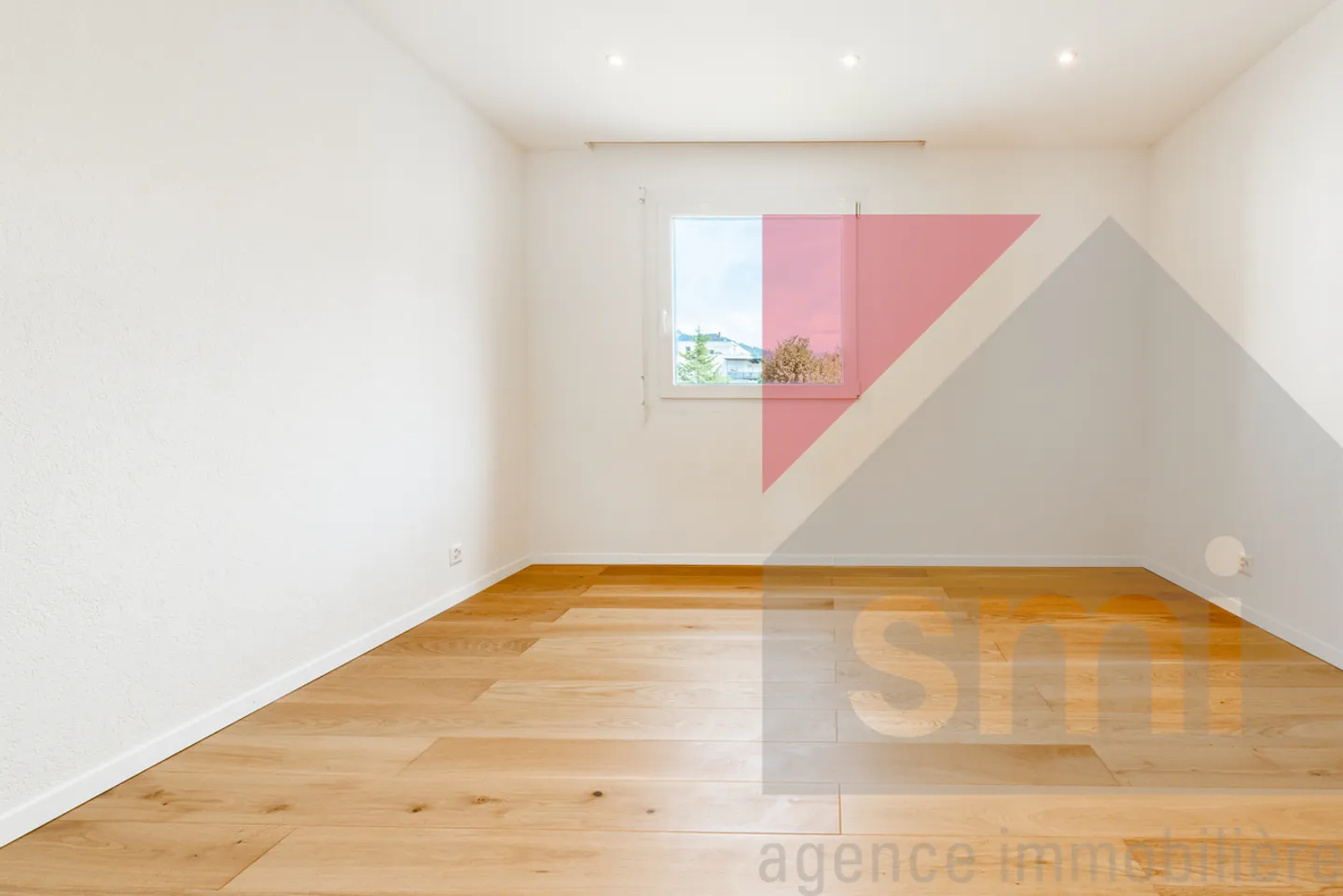 Elegante appartamento di 3,5 locali ristrutturato, a due passi dal centro di Bulle - Foto 4 di 7