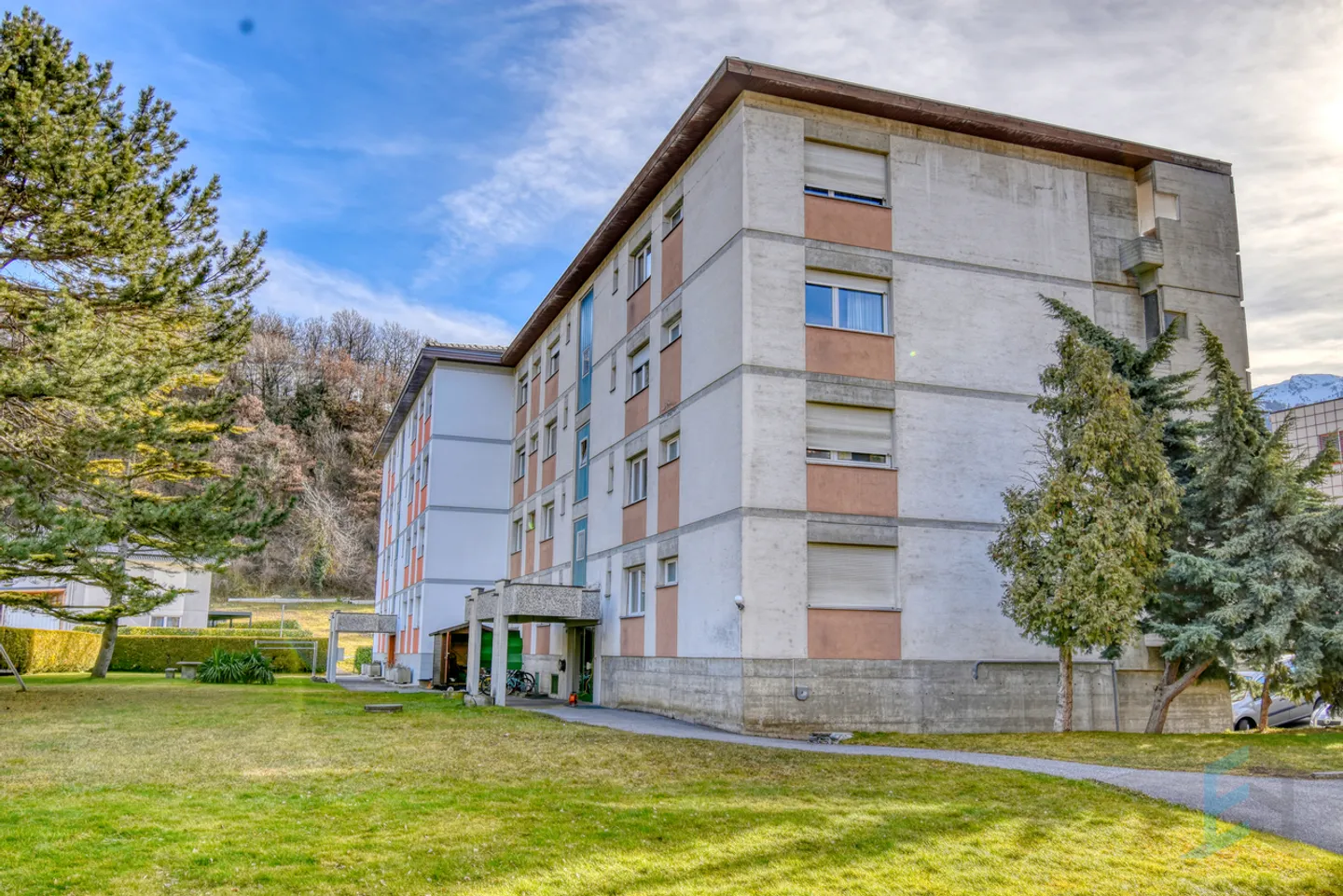 Exclusive 4 ½ room apartment of 122m² in a neighborhood south of Sierre - Photo 10 of 11