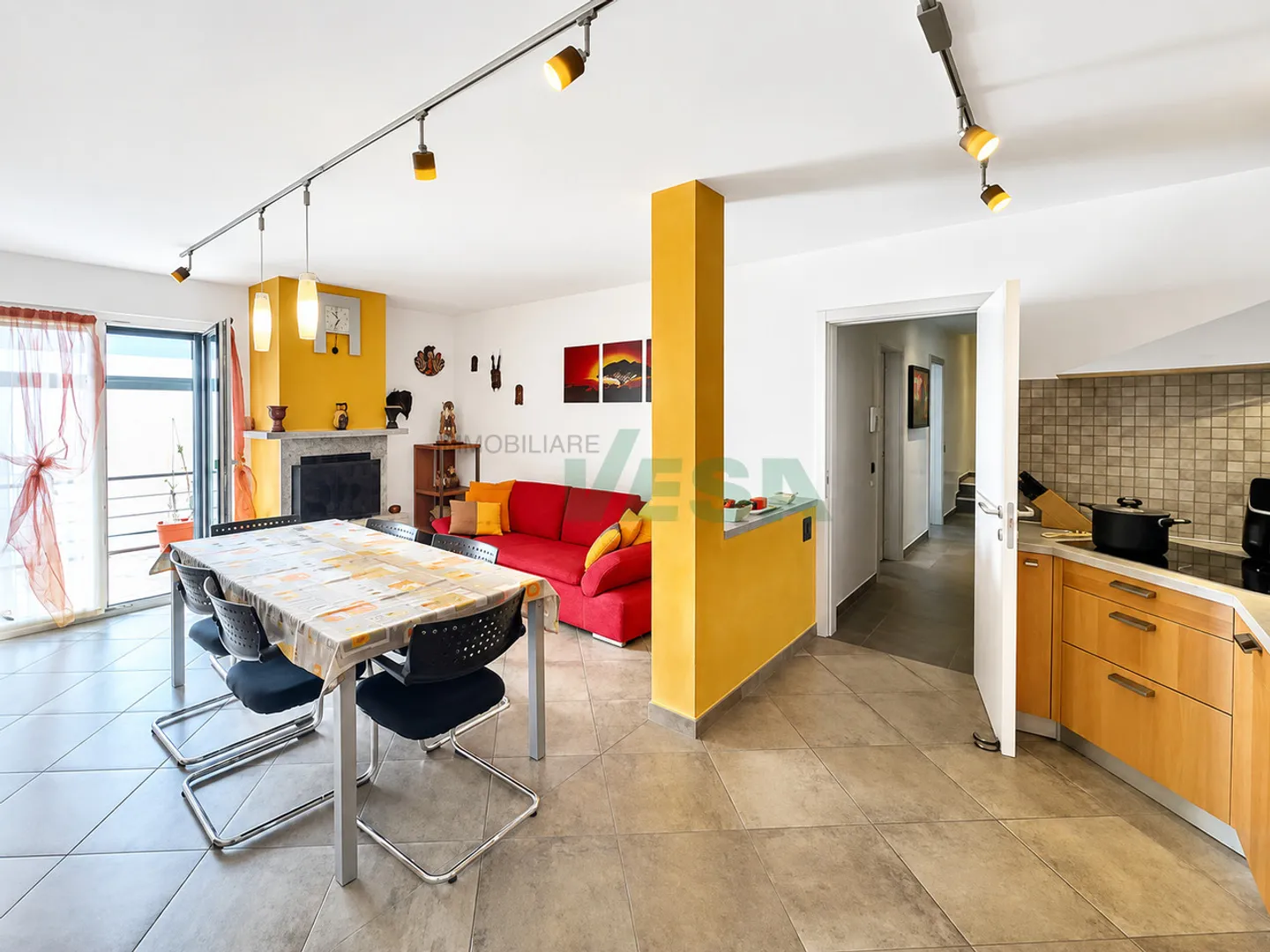 Villa moderne et lumineuse mono-bifamiliaire avec une vue dégagée splendide - Photo 8 sur 13