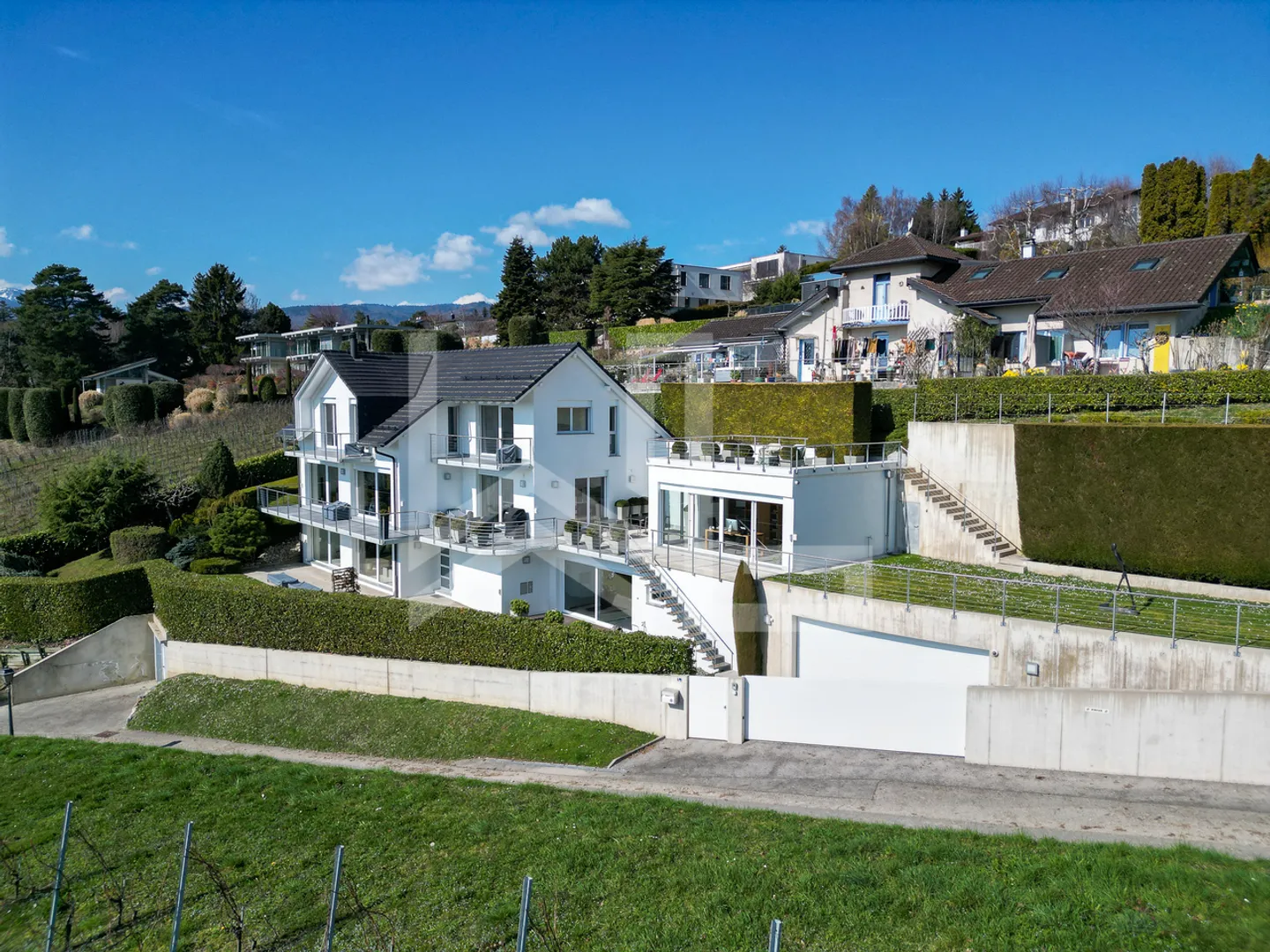 Villa contemporaine d'exception avec panorama spectaculaire sur le lac - Foto 10 di 11