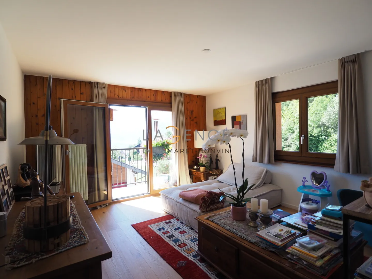 Restaurant (business premises) + 3 apartments - Photo 5 of 10