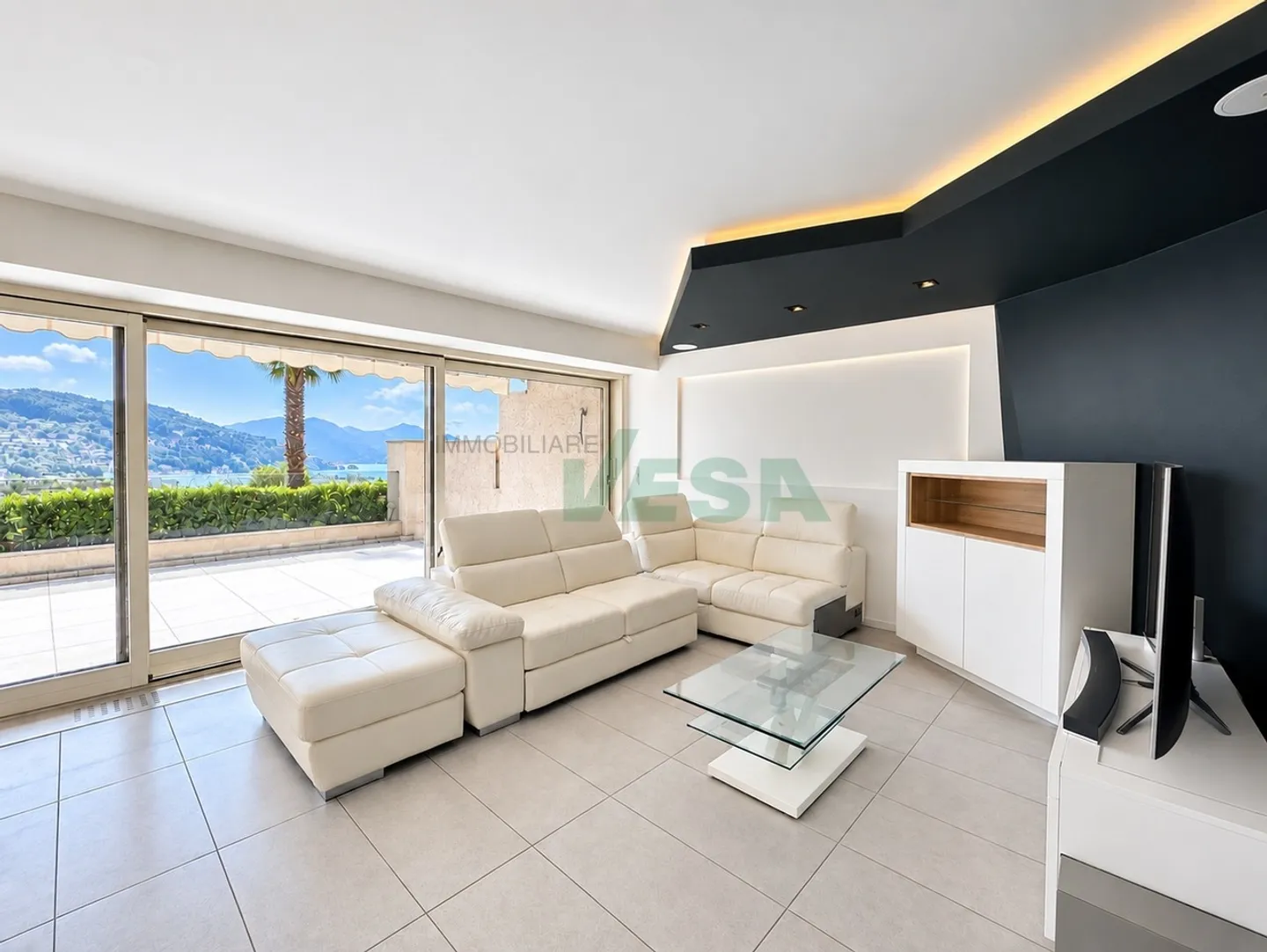 Appartement moderne et lumineux de 2 pièces avec belle vue sur le lac - Photo 1 sur 11