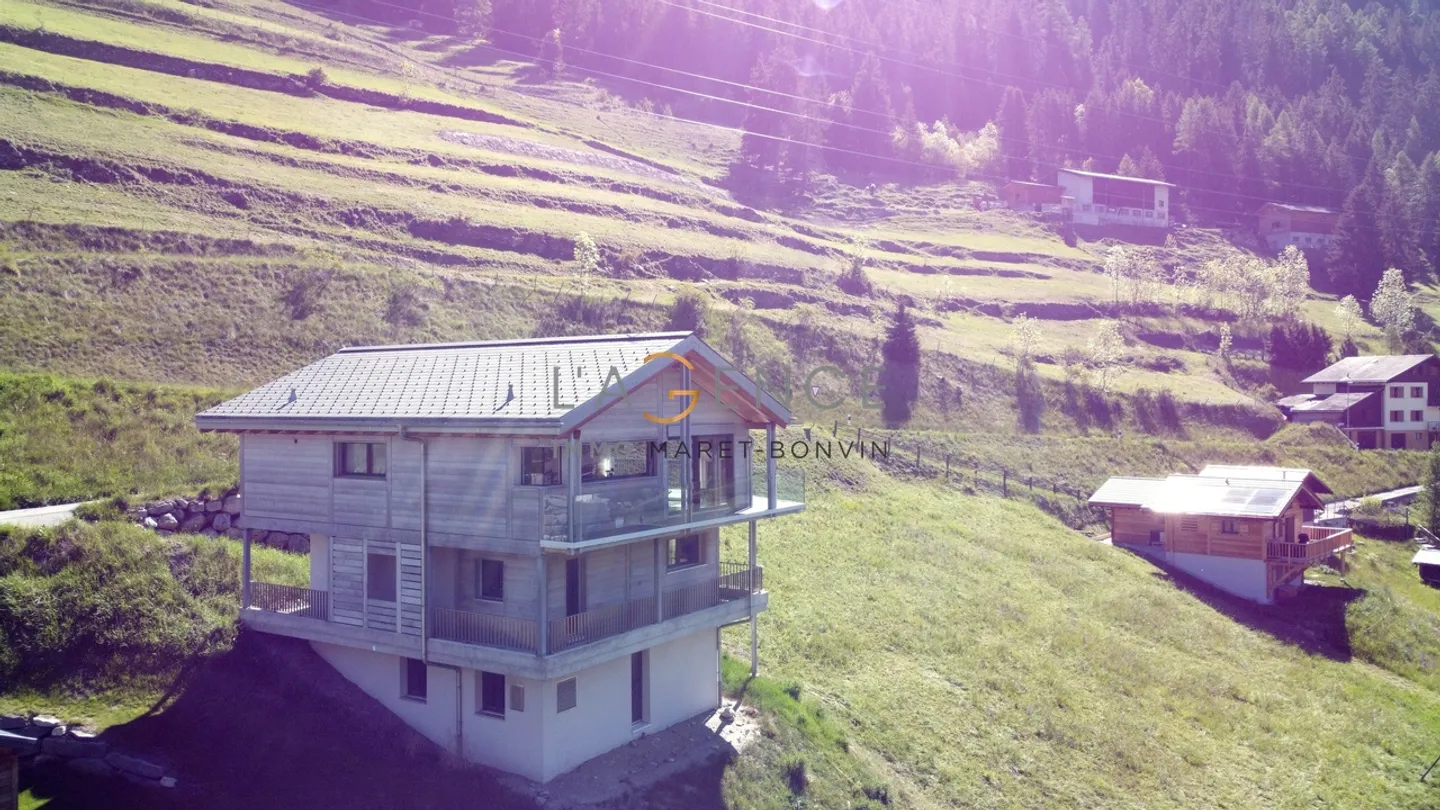 EXCEPTIONAL CHALET WITH PANORAMIC VIEW - Photo 9 of 13
