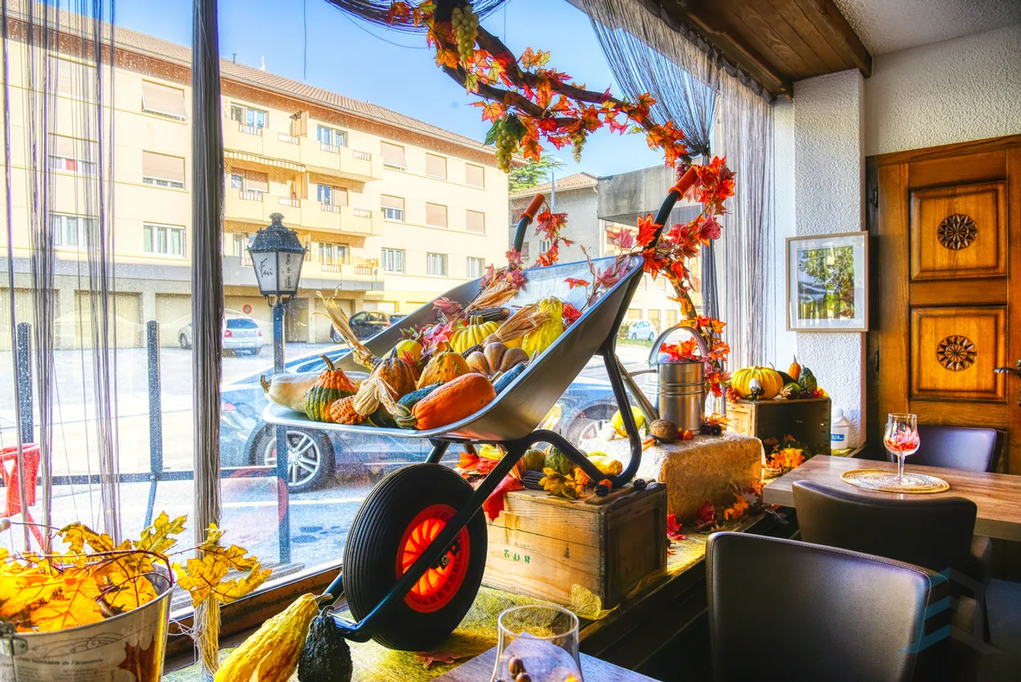 EXCLUSIVE Magnificent 218m² restaurant in the center of the village - Photo 6 of 13