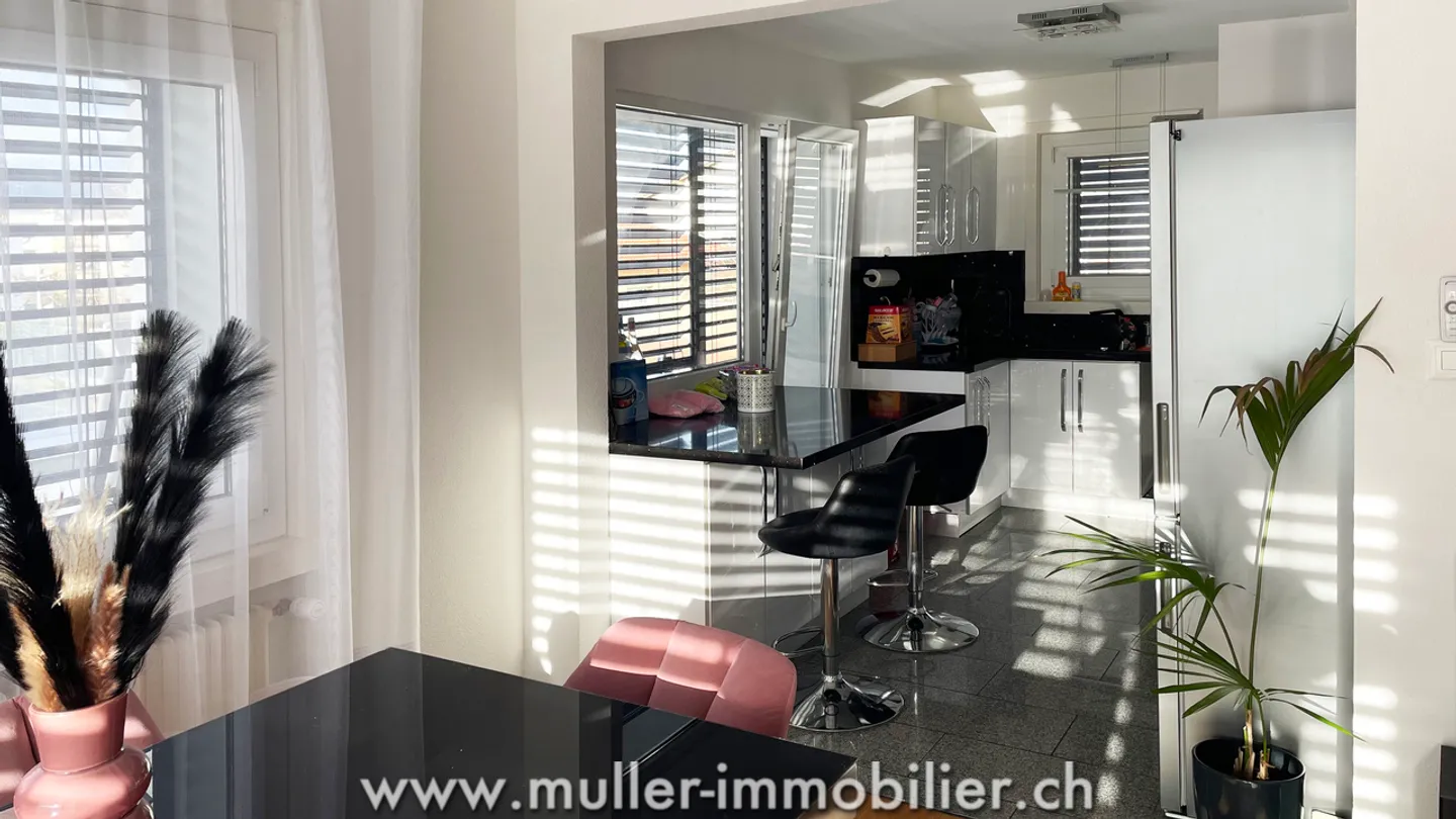 Beautiful villa with two apartments in Belfaux - Photo 5 of 13