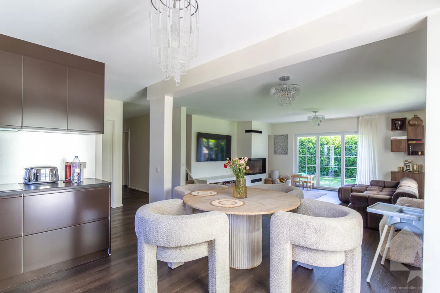 Wunderschöne 6,5-Zimmer-Villa mit Studio und großem Garten - Foto 4 von 13