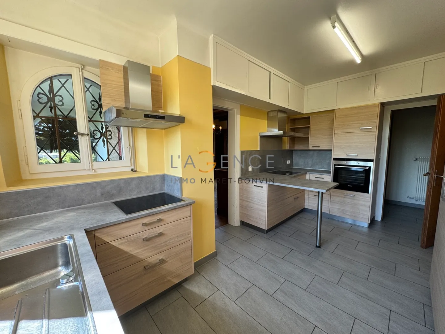 An exceptional property, rare on the market! - Photo 4 of 13