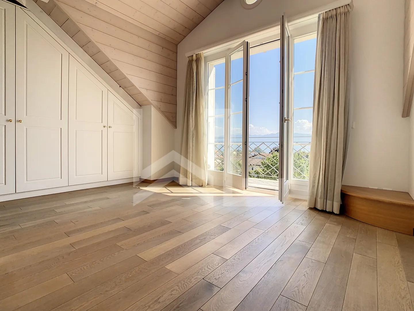 Maison de Luxe avec Piscine Intérieure - Photo 8 sur 13