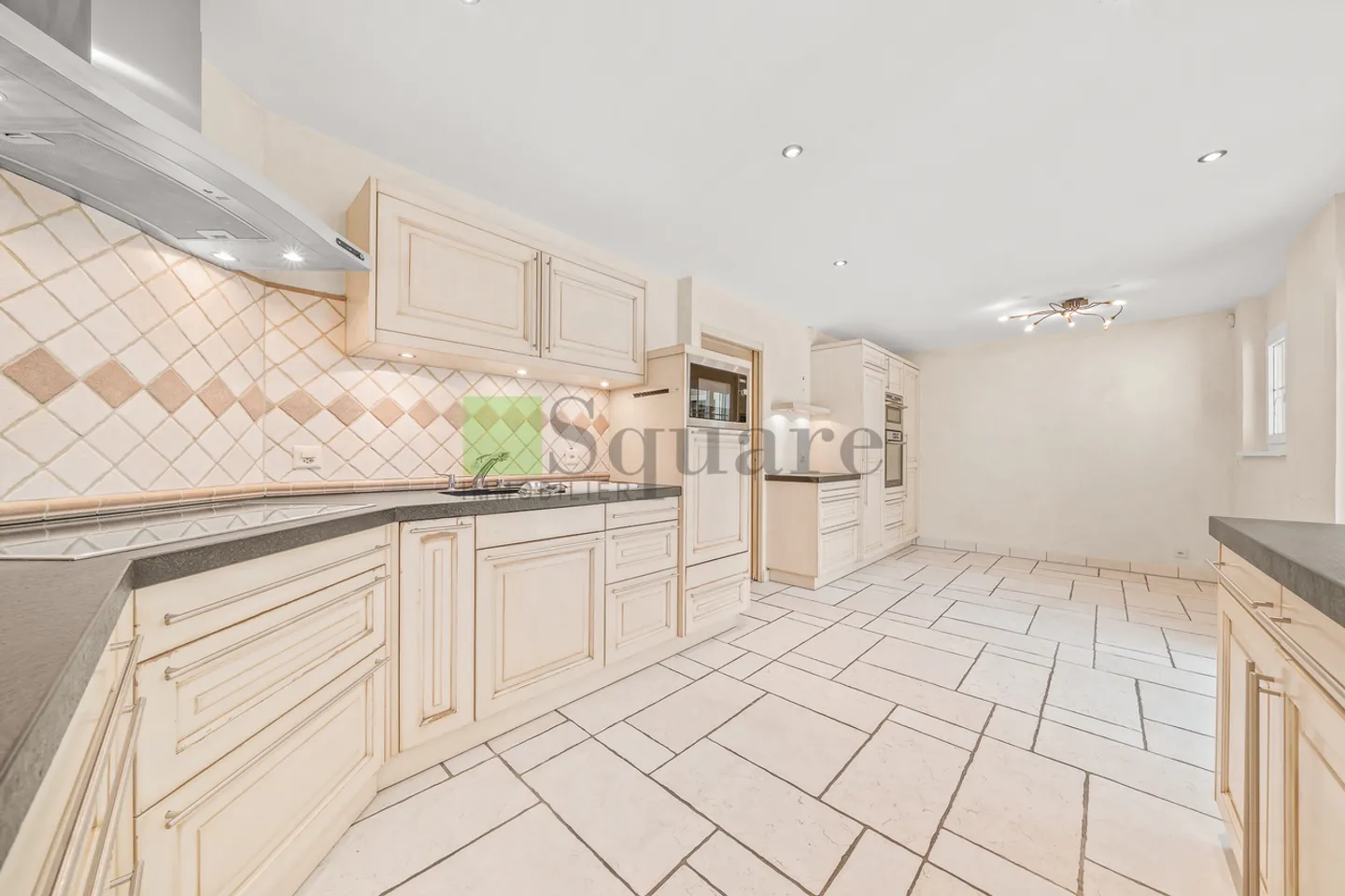Außergewöhnliche provenzalische Villa mit Pool in Fully - Foto 6 von 13