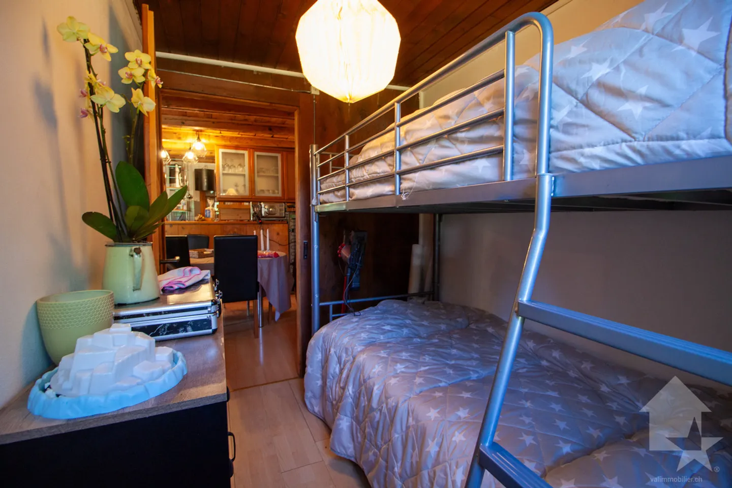 Apartment in a small chalet on the Mayens de Conthey - Photo 8 of 11