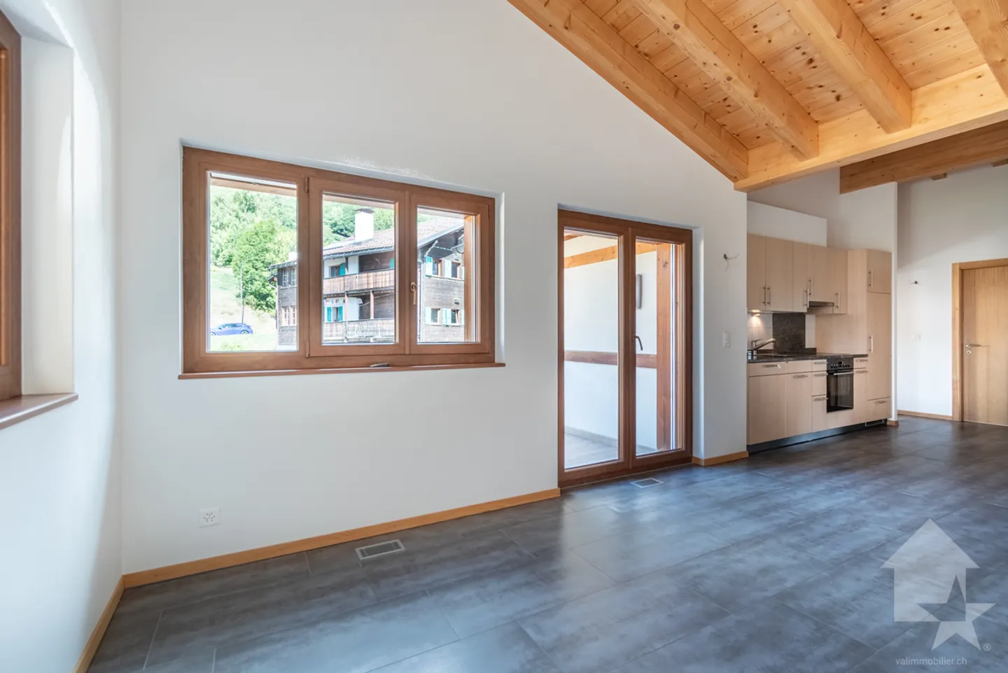 Mollens, appartement 3.5 pces sous les toits, entre nature et montagne - Photo 4 sur 13