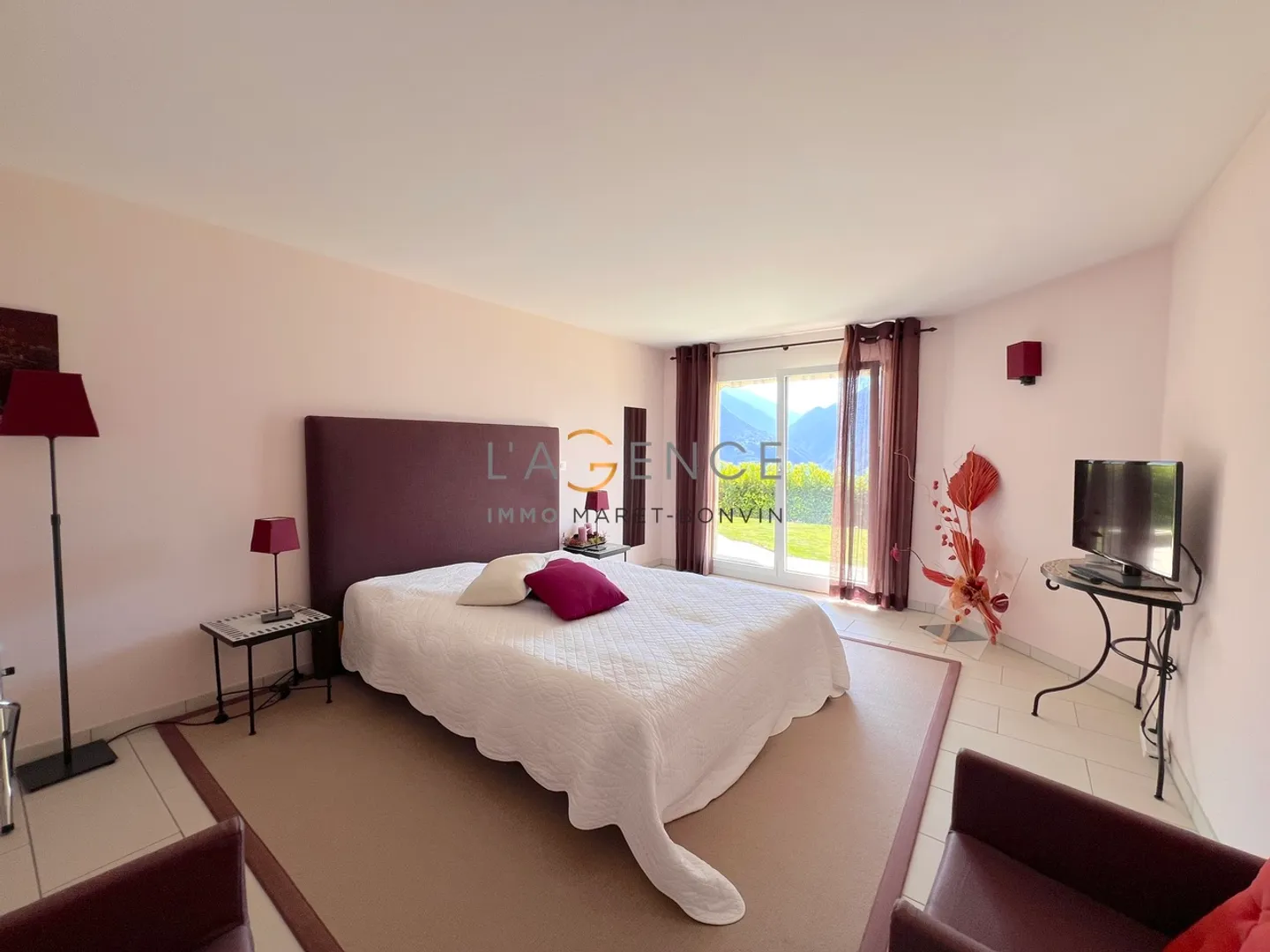 VILLA D'EXCEPTION A VENTHONE - Photo 7 sur 13