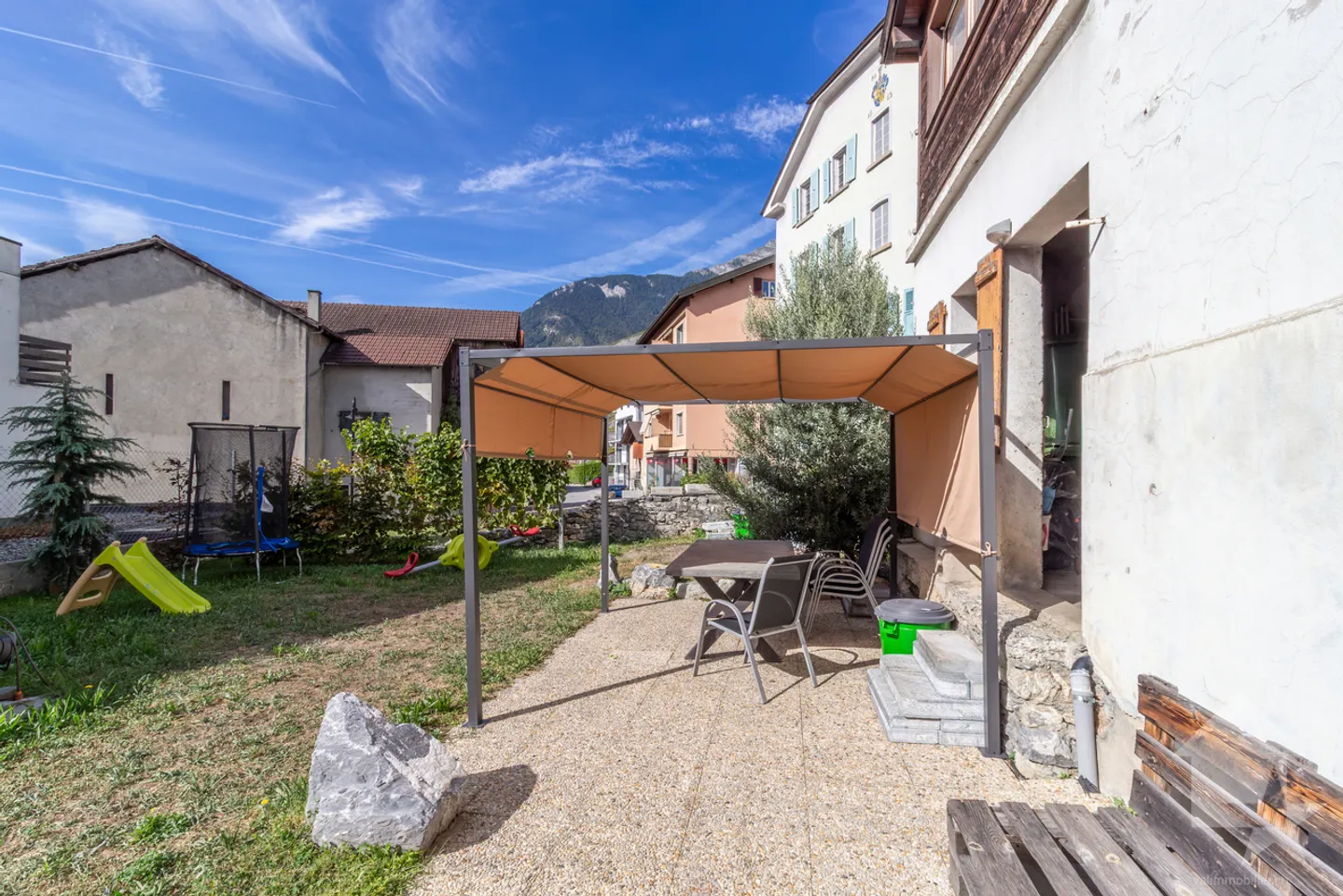 Residenza di carattere con 3 appartamenti in posizione ideale - Foto 5 di 13
