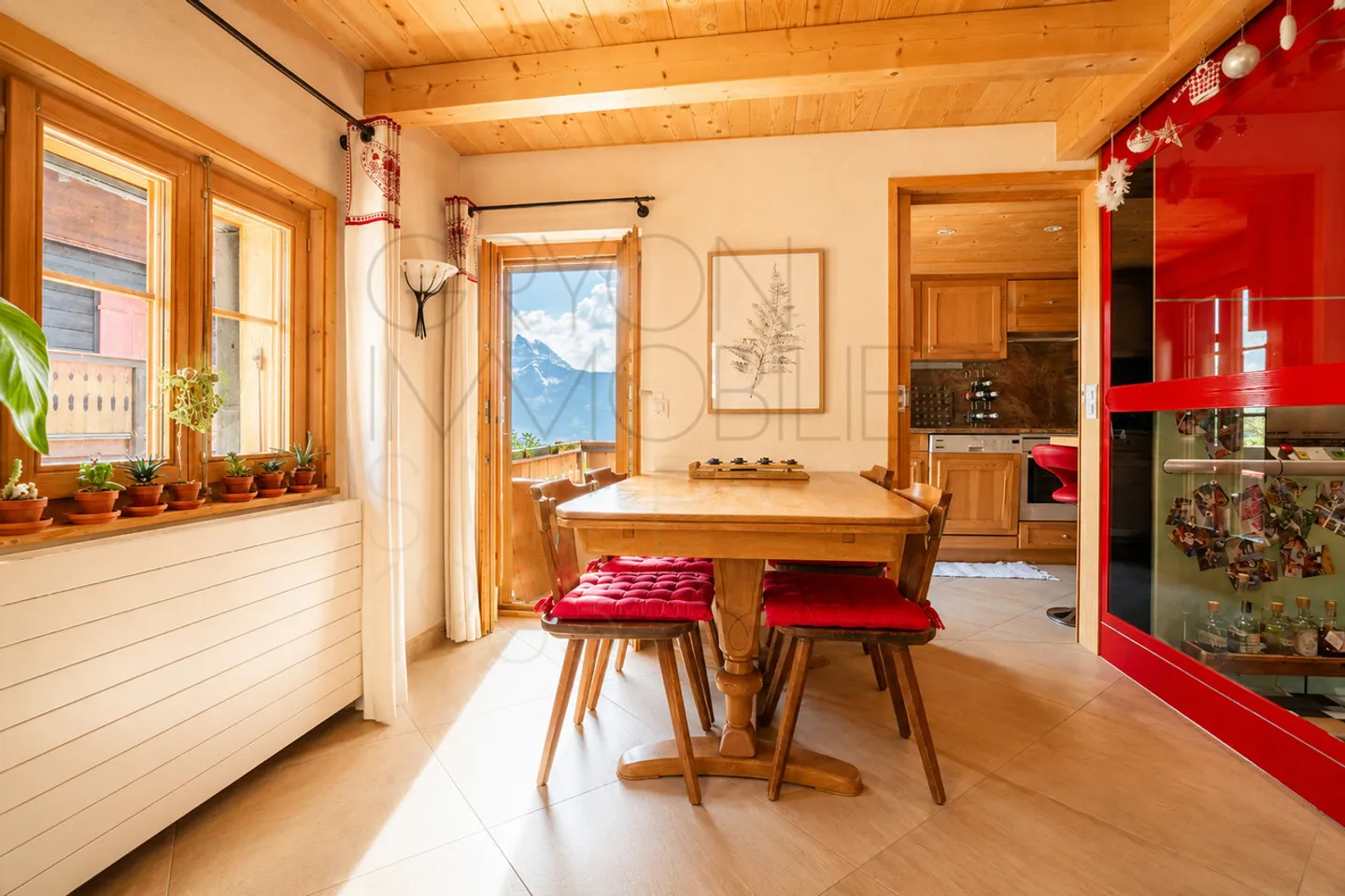 Chalet in Gryon - 110 m² fully renovated in the heart of the village - Photo 4 of 13