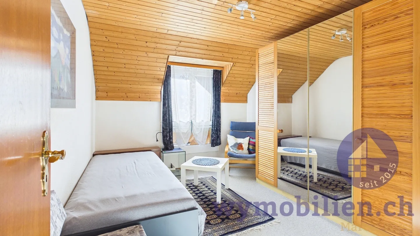 Casa bifamiliare con giardino + 2 garage a Lyssach - Foto 9 di 13