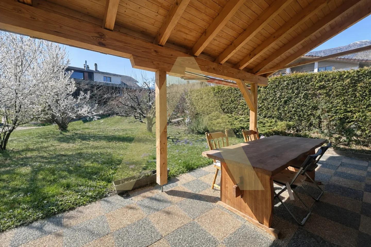 Chalet with independent studio in the heart of Ayent - Photo 7 of 10