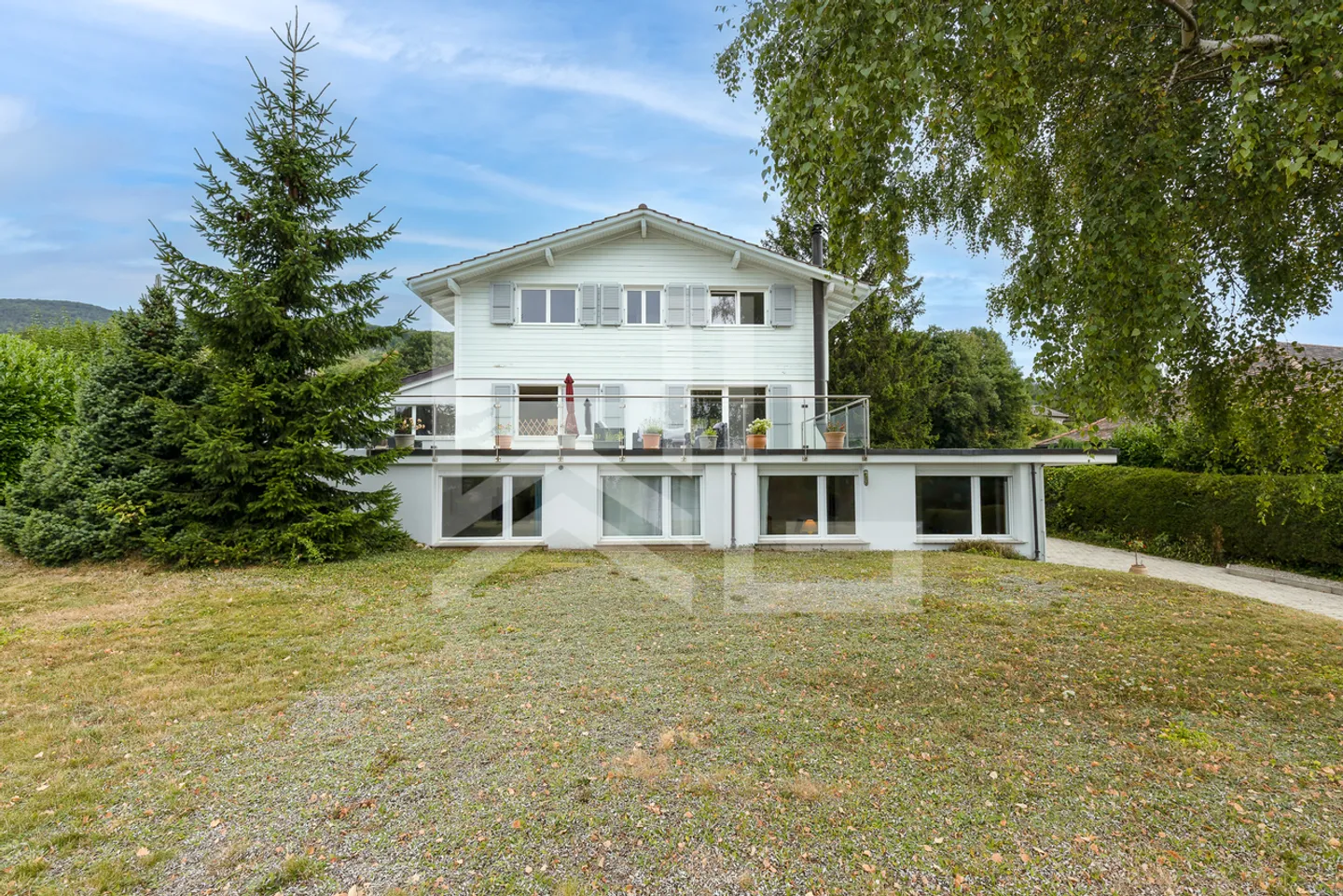 Charming villa with quiet view - Photo 1 of 13