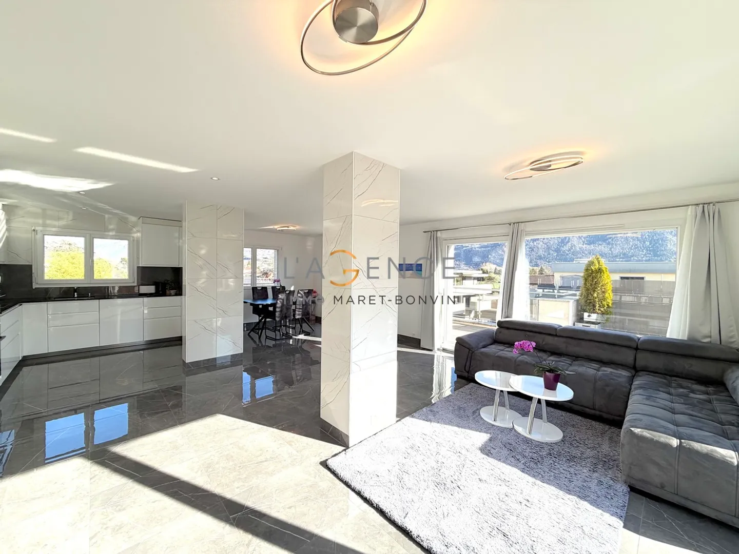 ATTICO DI 5,5 VANI CON TERRAZZA A 360 GRADI DI 130M2 - Foto 2 di 12