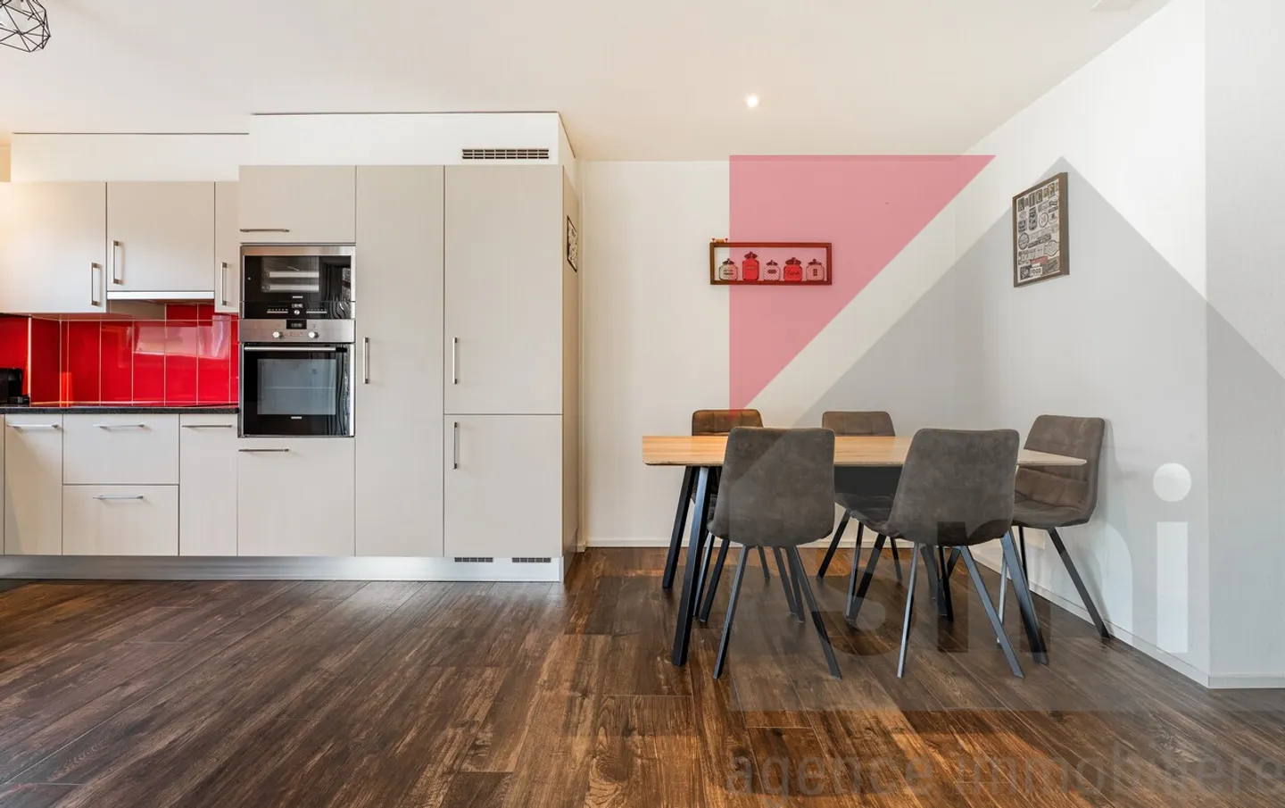 Charming 3.5-room apartment with large private garden - Photo 2 of 13