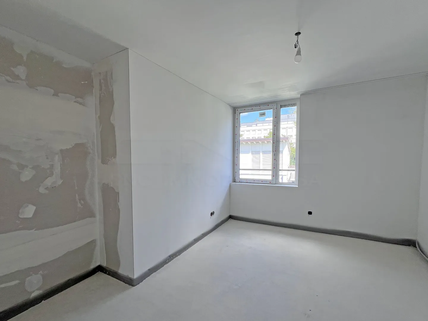 Attika - Architektonische Eleganz in der Nähe des Stadtzentrums - Foto 10 von 13