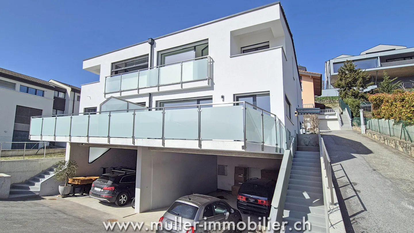 New duplex apartment with a splendid view near Sion - Photo 1 of 13