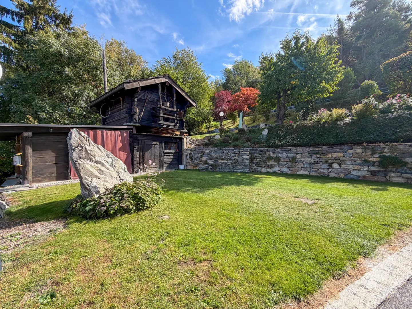 Schönes Haus mit 3 Wohnungen, Garage, Mazot und Carnotzet! - Foto 8 von 13