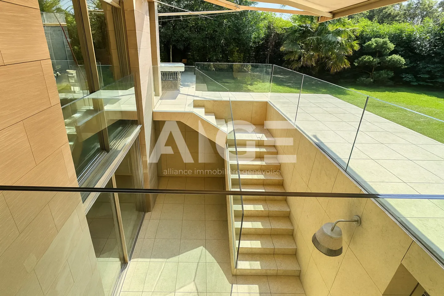 Superbe villa de plain-pied au coeur du Triangle d'Or - Foto 1 von 4